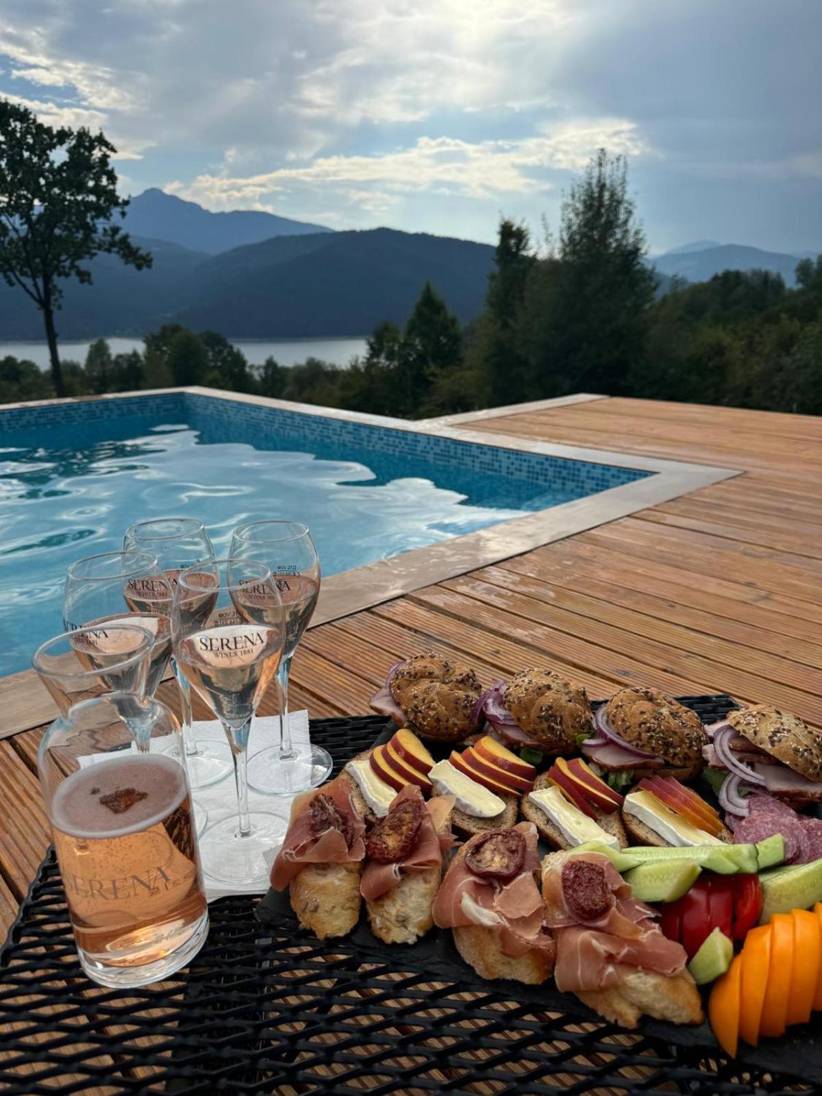 Perfect View With Pool * Buhalnita