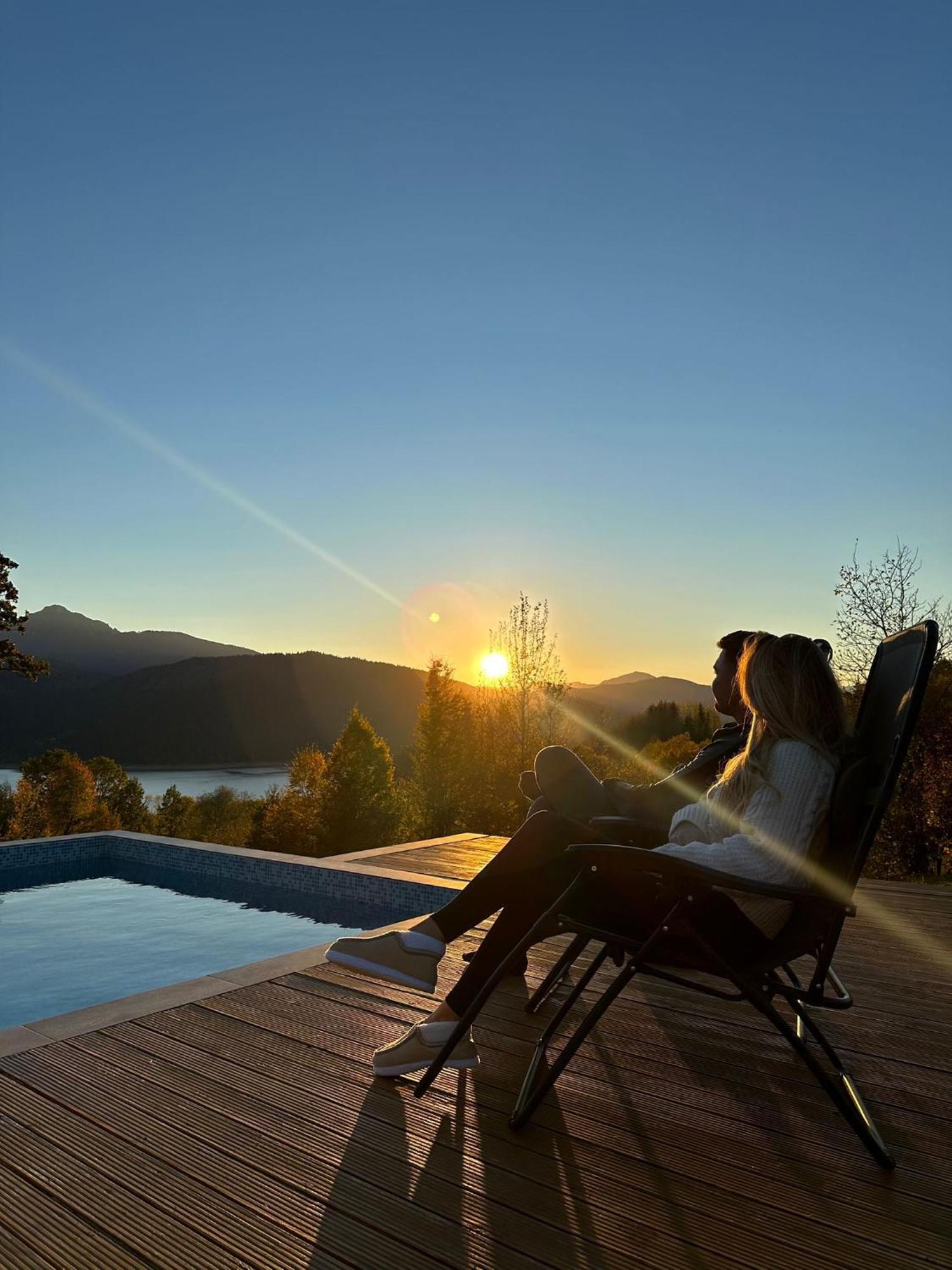 Perfect View With Pool Holiday home Buhalnita
